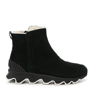 NEW Sorel Kinetic Short Snow Boots